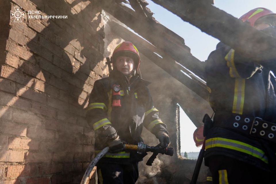 У Гречанах загорівся дах житлового будинку