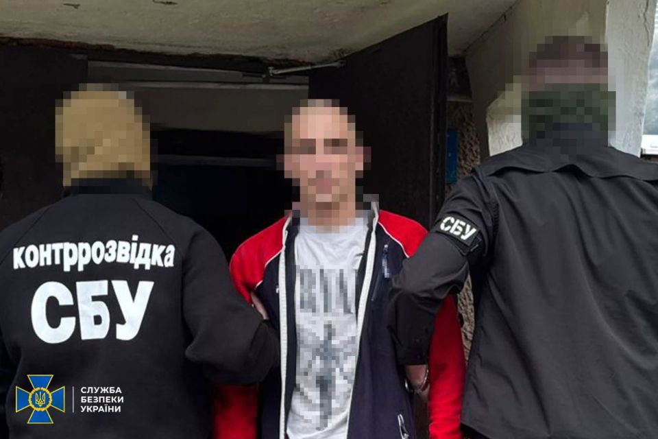 Заробляв гроші на наркотики: на Хмельниччині затримали корегувальника