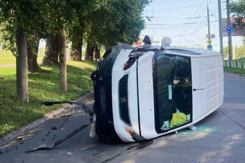 П'яна ДТП із перекиданням: водій Peugeot "надув" 2,68 проміле