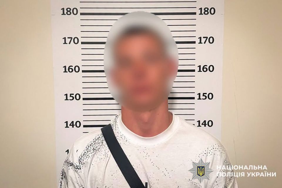 Вдарив по голові і вкрав гроші. У Кам’янці затримали 18-річного нападника