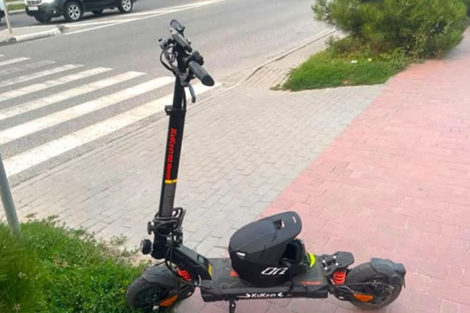 На Січових Стрільців 15-річний самокатчик збив жінку: деталі