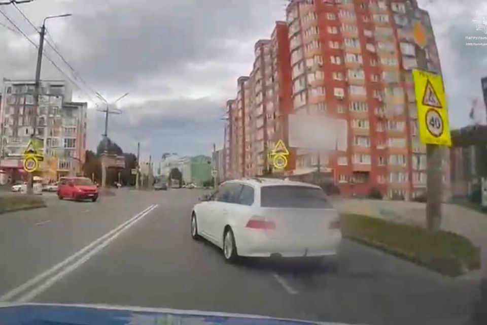 На Озерній п’яний водій «BMW» спричинив аварію і втік. Його переслідували