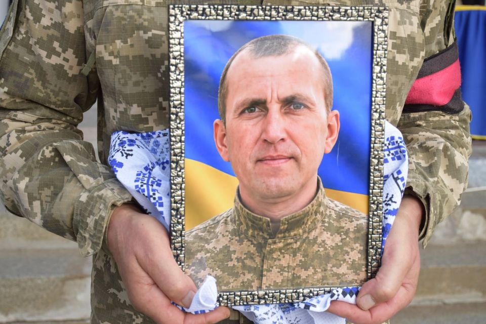 Не витримало серце: у Шепетівці попрощалися з військовим Олегом Анфілатовим