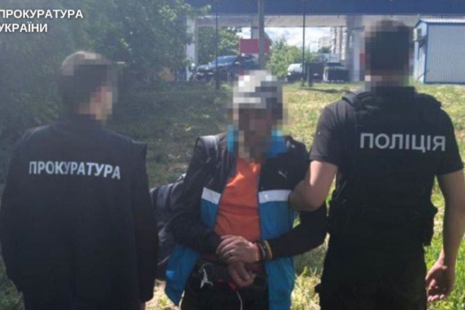У Хмельницькому чоловік домагався неповнолітніх: поліція встановила ще двох потерпілих