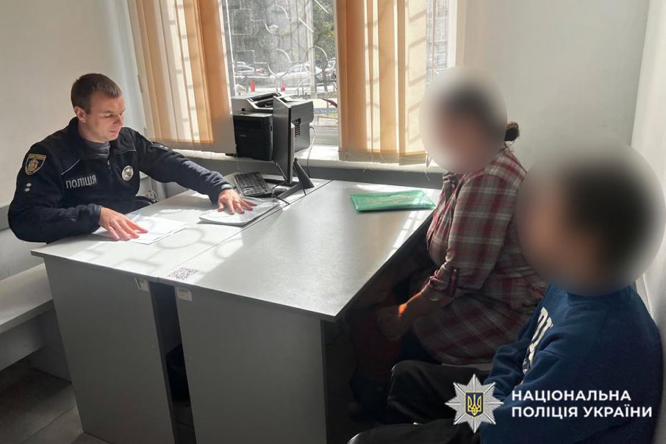 Розшукали підлітків, які викинули квіти з Алеї Слави на «стометрівці»