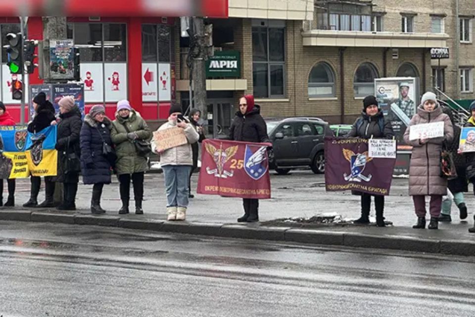У Хмельницькому обмежать рух транспорту через ходу на підтримку Героїв
