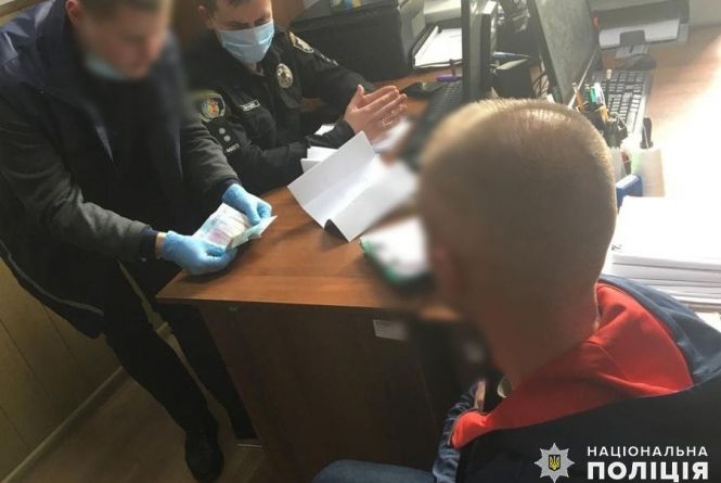 На Хмельниччині чоловік хотів "підкупити" слідчих, щоб не сісти за крадіжки