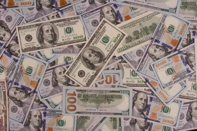 Курс валют на 28 березня. За скільки продають долар і євро ...