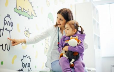 Де в Хмельницькому обстежити дитину швидко й без стресу: добірка медичних закладів