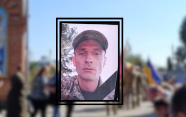 У Хмельницькому провели в останню дорогу воїна Володимира Марцоня