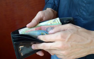 Які зарплати у директорів хмельницьких шкіл (ІНФОГРАФІКА)