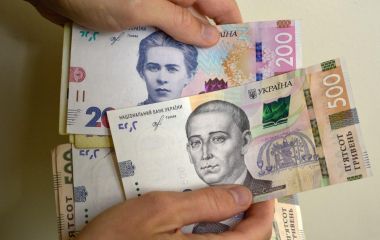 Частина українців отримають зимові виплати по 6 500 грн: хто у списку