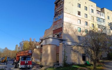 Що зараз відбувається на місці вибуху по Тернопільській (РЕПОРТАЖ)