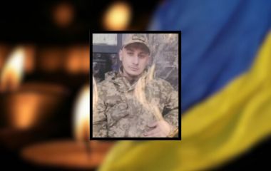 У Хмельницькому попрощалися з 29-річним добровольцем Олегом Романюком