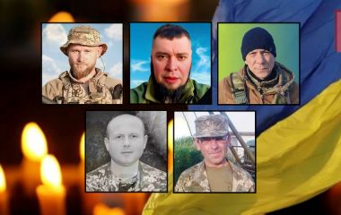 На щиті повертаються військові з Хмельниччини: Василь Кащук, Ігор Остахов, Олег Полігов, Володимир Поліщук, Василь Шинкарук