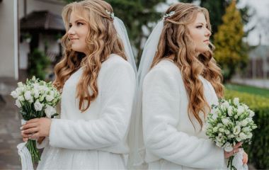 Двійнята Маріна та Каріна вийшли заміж в один день: історія сестер з Шепетівщини