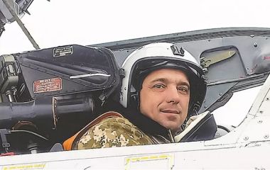 Льотчик з Хмельниччини Євген Булацик увійшов до списку УП100: його історія