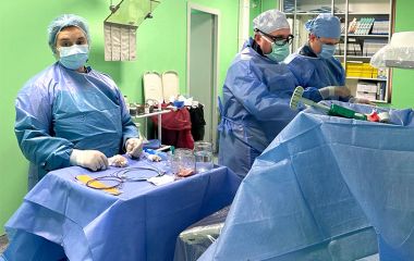 У Кам'янці кардіохірурги врятували чоловіка від ампутації ноги