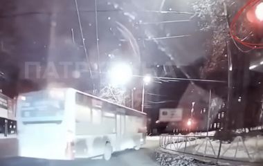 Поїхав на червоне і не з тієї смуги: у Хмельницькому покарали водія маршрутки