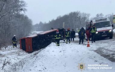 Біля Старокостянтинова перекинувся автобус