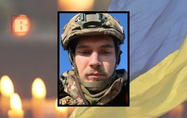 На Хмельниччині попрощалися з 19-річним військовим Олександром Корнієнком