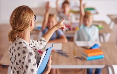 Робота в освіті: у Хмельницькому шукають понад сотню працівників