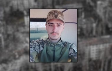 «Він мріяв бачити, як росте донька». Спогади про 26-річного воїна з Хмельниччини Артема Синіцького