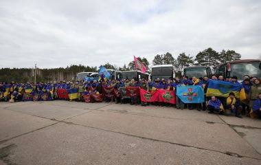 Дев’ятеро жителів Хмельниччини повернулися з полону під час нового обміну