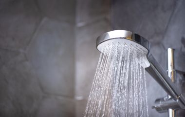 Хмельницький без гарячої води: де та коли вимикатимуть (ГРАФІК)