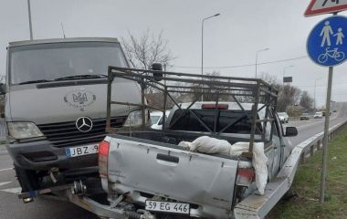 Волонтери з Хмельниччини потрапили в аварію: відкрито терміновий збір