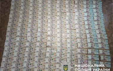 У Хмельницькому СІЗО діяла схема поборів з ув’язнених: затримали пʼятьох “смотрящих”