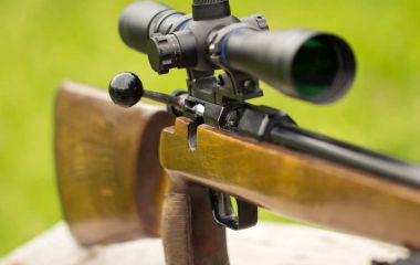 На Хмельниччині чоловік відкрив стрільбу по людях. Є поранений