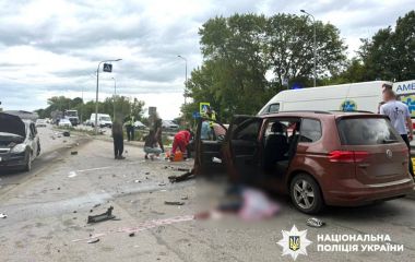 ДТП з вантажівкою на Хмельниччині: одна людина загинула, дві травмовані (ФОТО)