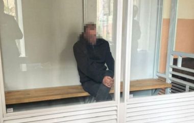На Хмельниччині судитимуть чоловіка, який ґвалтував свою малолітню падчерку