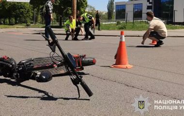 Електросамокати на дорогах Хмельницького: що порушують водії і як їх карають