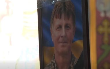 У Хмельницькому попрощалися із Володимиром Гладчуком