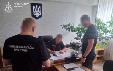На Хмельниччині 29 посадовців та депутатів отримали підозри: викрито схеми на 106 млн грн