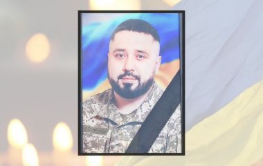«Був єдиними сином»: на Хмельниччині попрощалися із 29-річним Максимом Пирожком