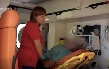 В Ружичанці сусід і поліцейські врятували родину з палаючого будинку (ВІДЕО)