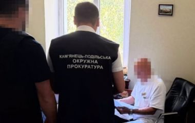 До 8 тисяч доларів за інвалідність: онкологу з Хмельниччини оголосили підозру
