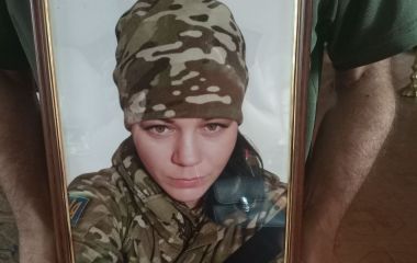 Розкаялась у в’язниці і пішла воювати: в Хмельницькому попрощались із 39-річною Наталією Шелестовою