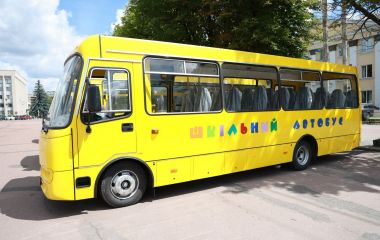 16 автобусів за 55,7 мільйона: деталі закупівель для шкіл Хмельниччини