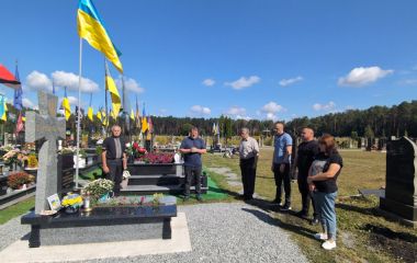 Історія однієї могили: у Славуті похований невідомийзахисник України