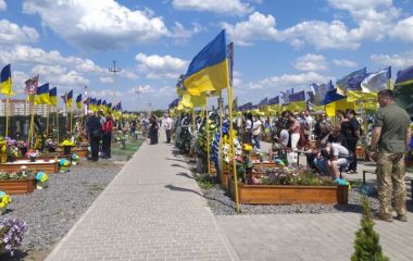 У Хмельницькій громаді попрощаються з трьома військовими