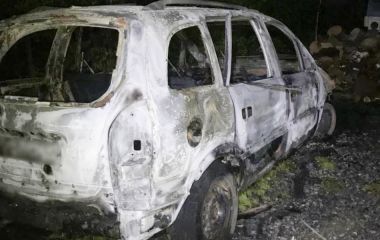 Судитимуть чоловіка, який підпалив авто військових у Шепетівці