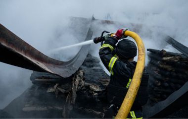 Рятувальники показали наслідки ворожої атаки на Хмельниччину