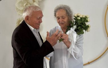 Йому – 84, їй – 81: у Шепетівському районі одружилася літня пара