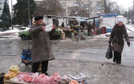 Привокзальна площа у Хмельницькому: сквер чи базар?