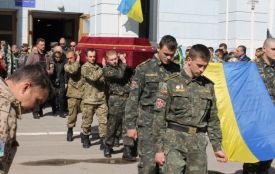 На Хмельниччині принесли повістку військовому, якого поховали ще в квітні