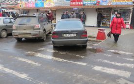 Стихійні парковки у Хмельницькому "повісять" на нову поліцію
